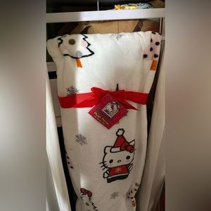 BNWT Hello kitty Christmas Throw